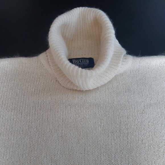 Bay Club SZ M Cream Silk, Angora Rabbit, Nylon & Lambswool Turtleneck Sweater - Picture 4 of 16